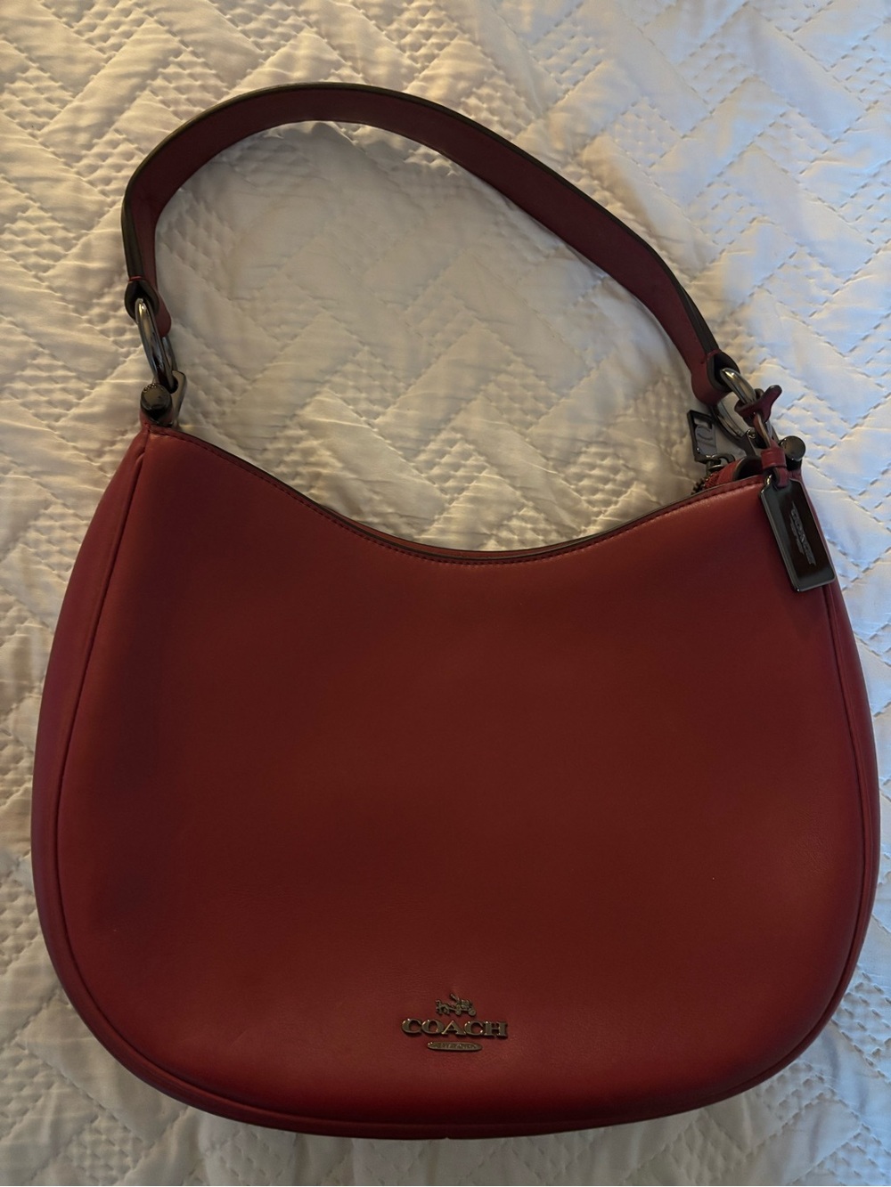 Coach | Nomad Hobo | Crossbody Bag in Glovetanned Leather – True Red